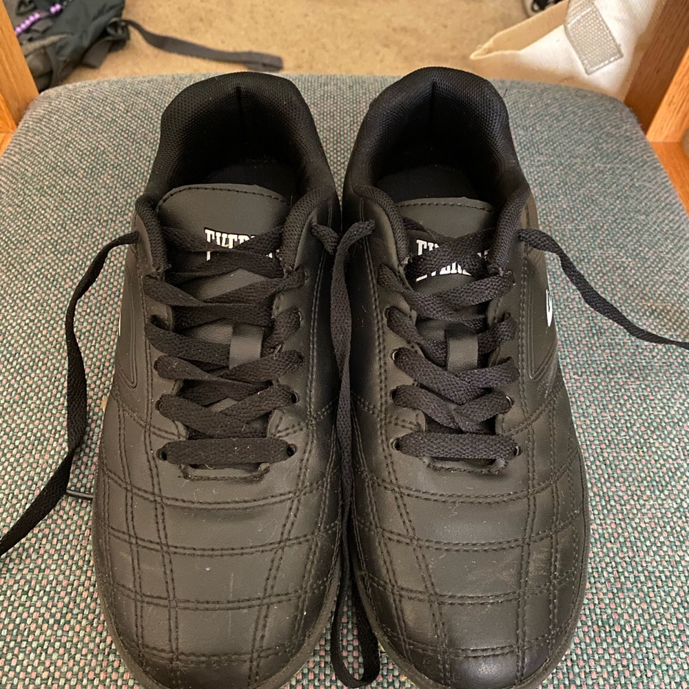 Everest Soccer Cleats Size 7